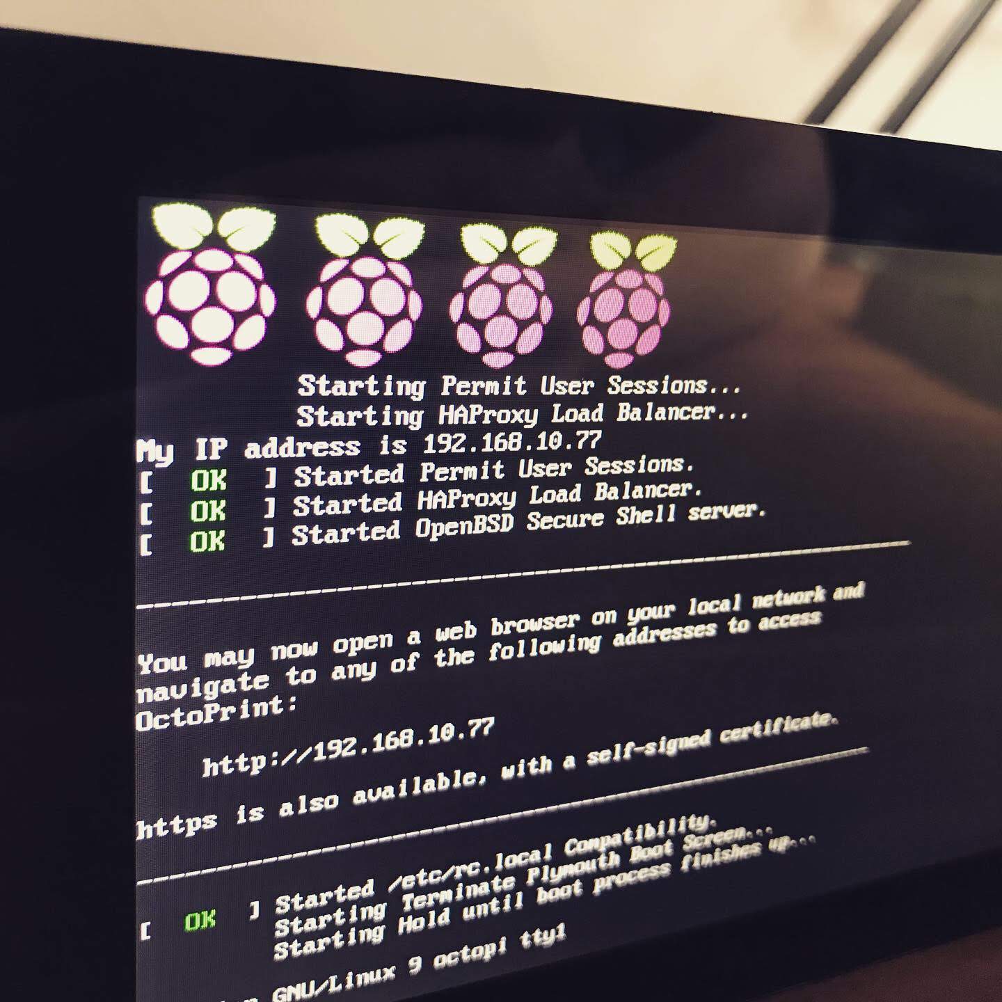 Raspberry Pi Touchscreen Gehäuse